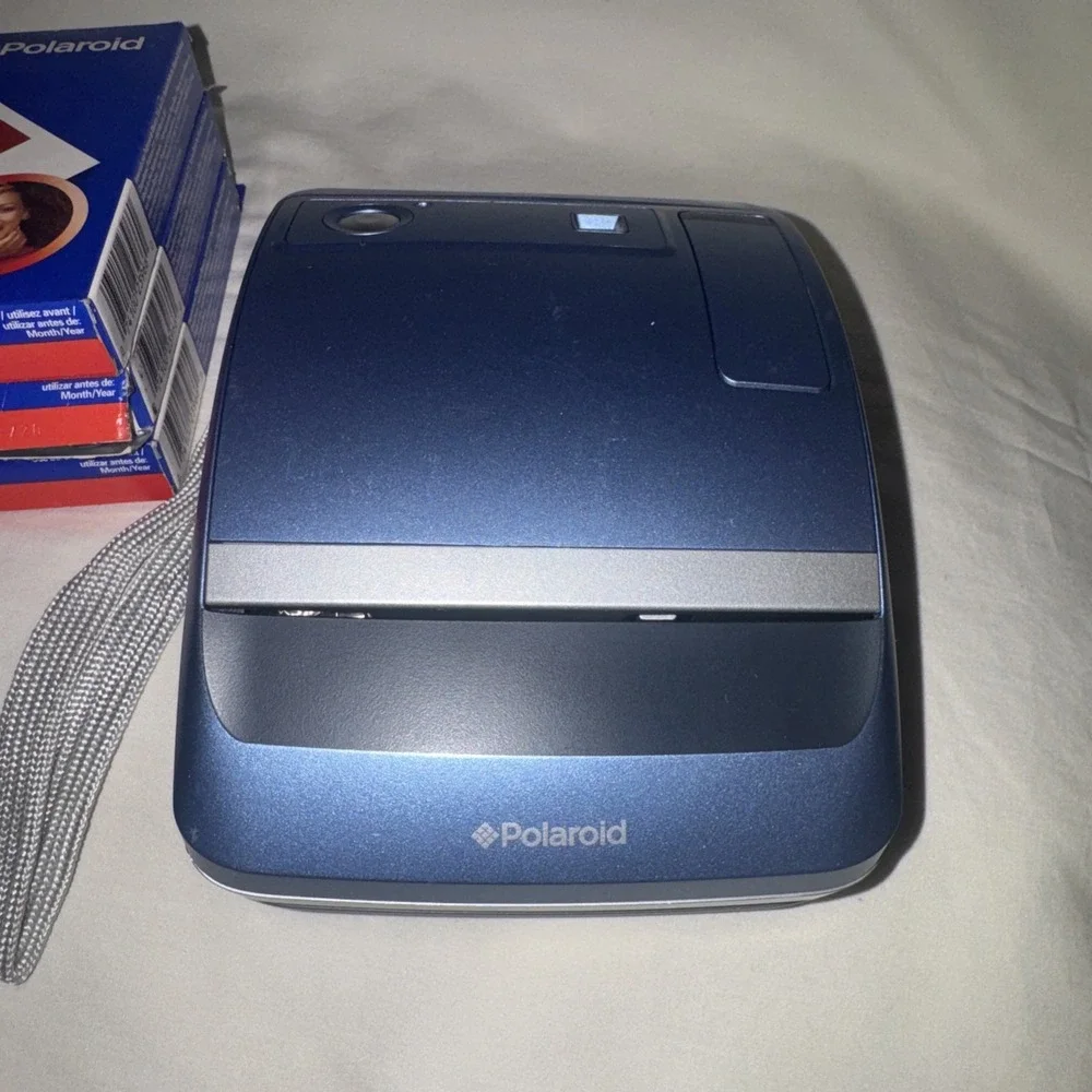 (3) Polaroid 600 - Color instant film Expired 2009 Polaroid One600 Camera Tested